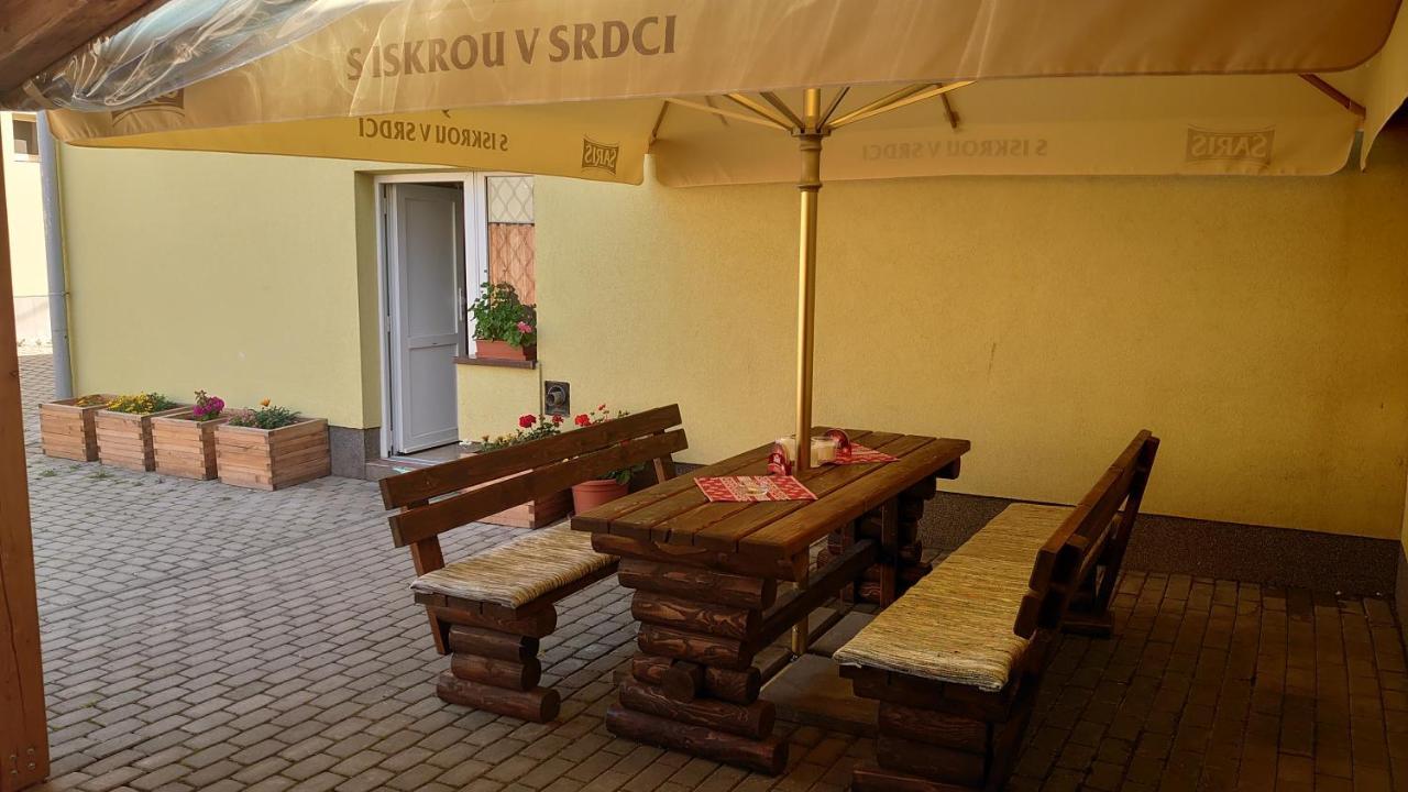 Penzión&Bar NATALI Spissky Stvrtok Exterior foto